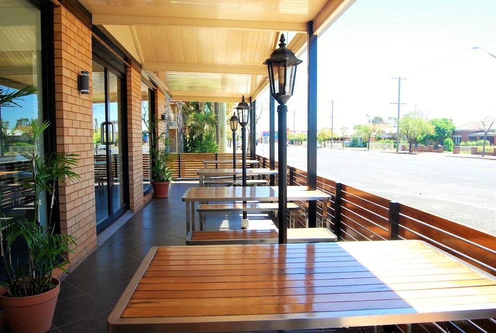 Golden West Motor Inn Dubbo Extérieur photo