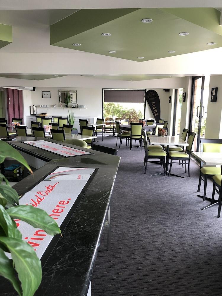 Golden West Motor Inn Dubbo Extérieur photo