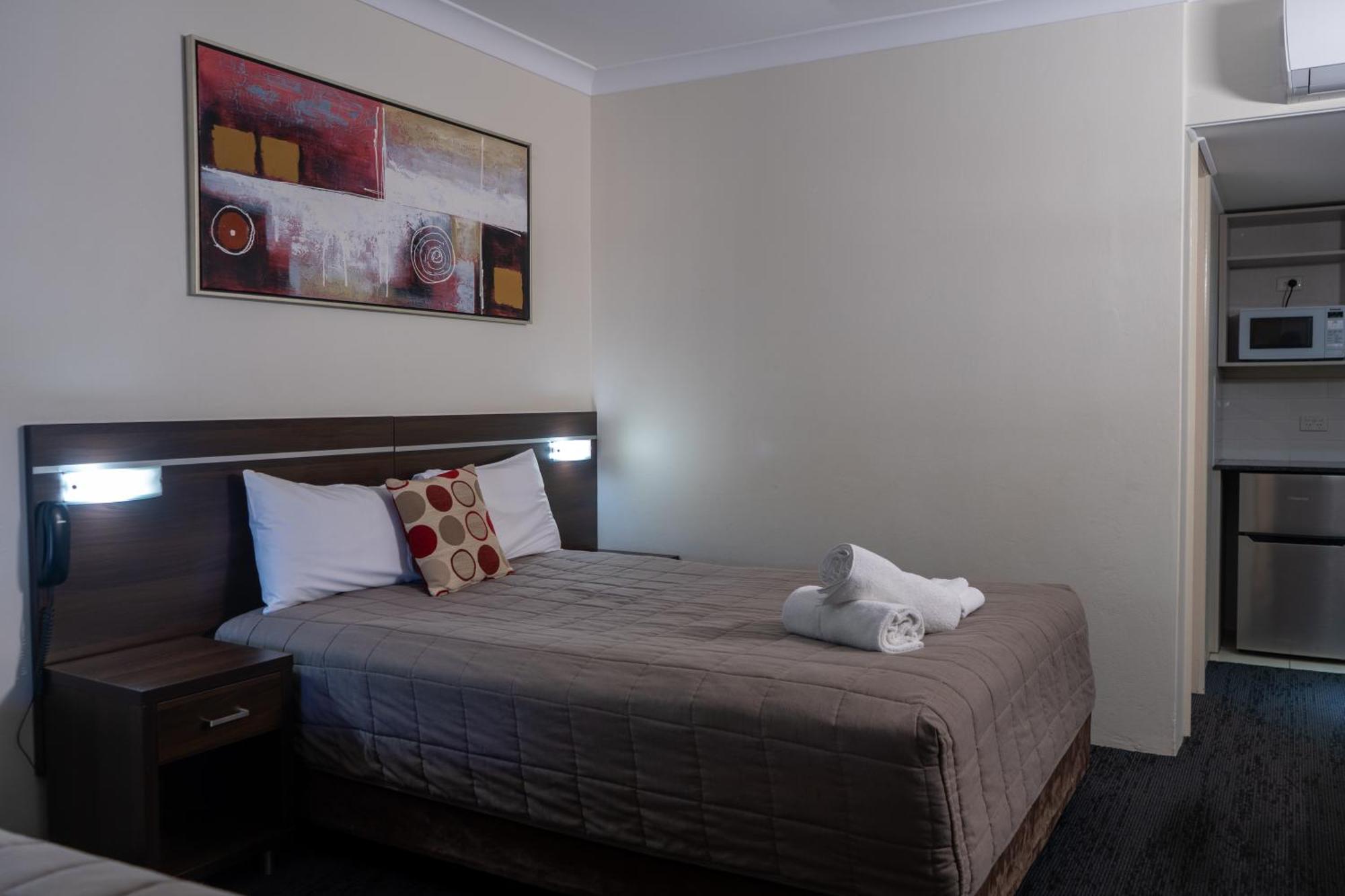 Golden West Motor Inn Dubbo Extérieur photo