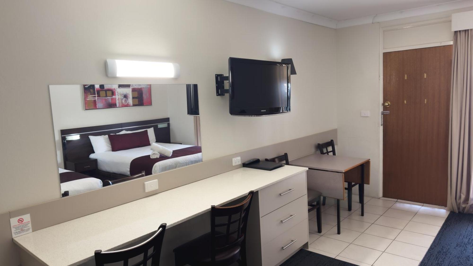 Golden West Motor Inn Dubbo Extérieur photo