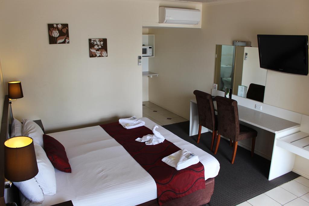 Golden West Motor Inn Dubbo Extérieur photo