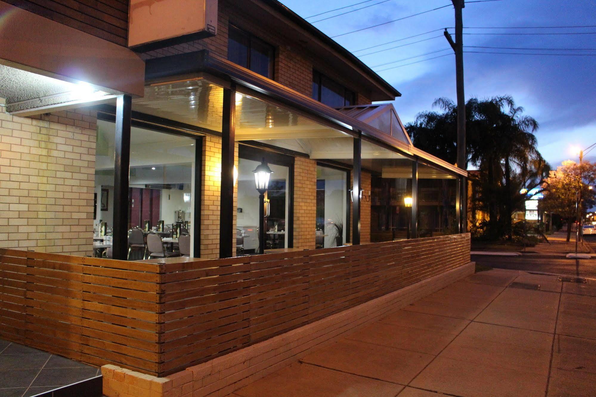 Golden West Motor Inn Dubbo Extérieur photo
