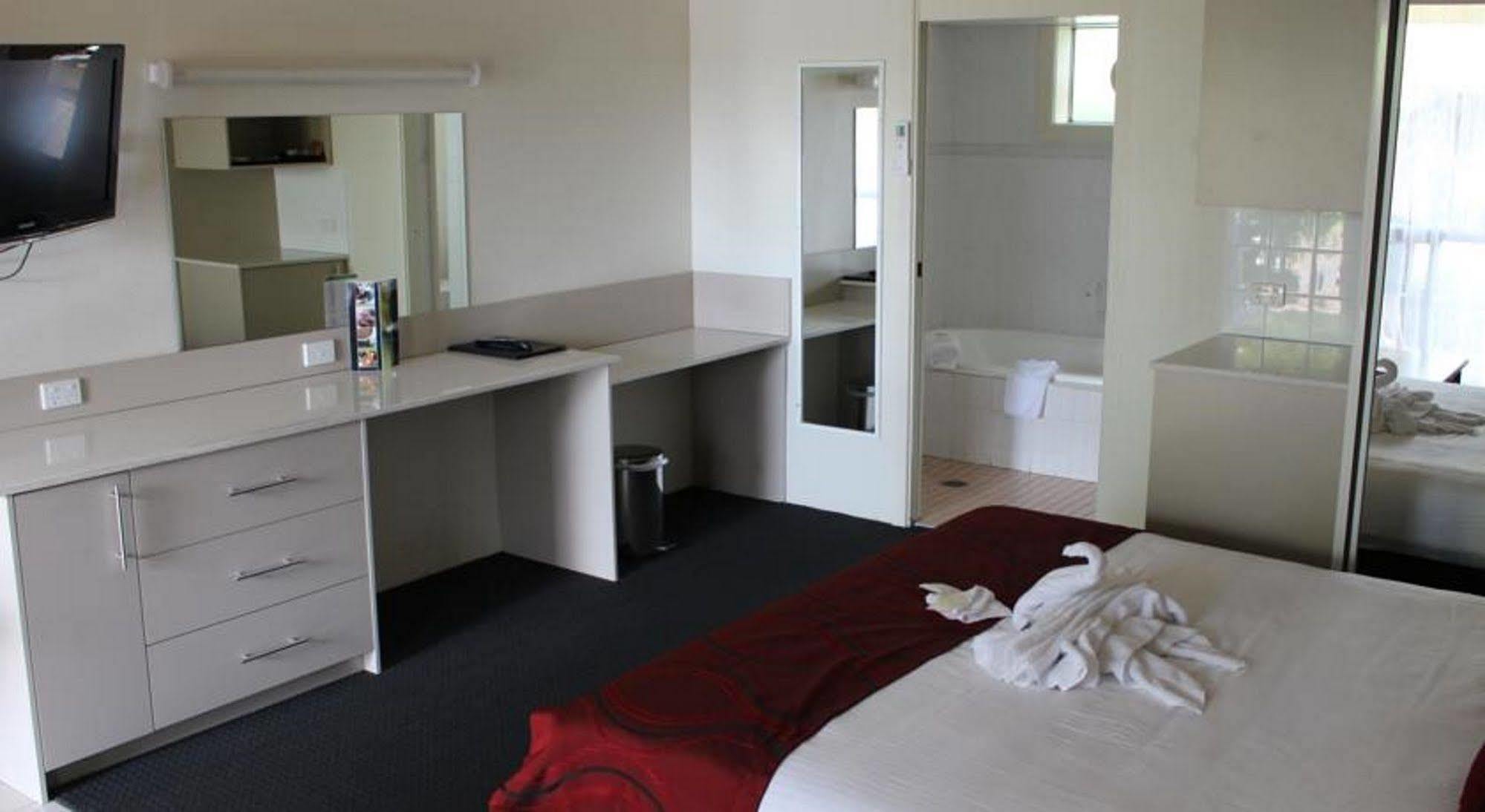 Golden West Motor Inn Dubbo Extérieur photo